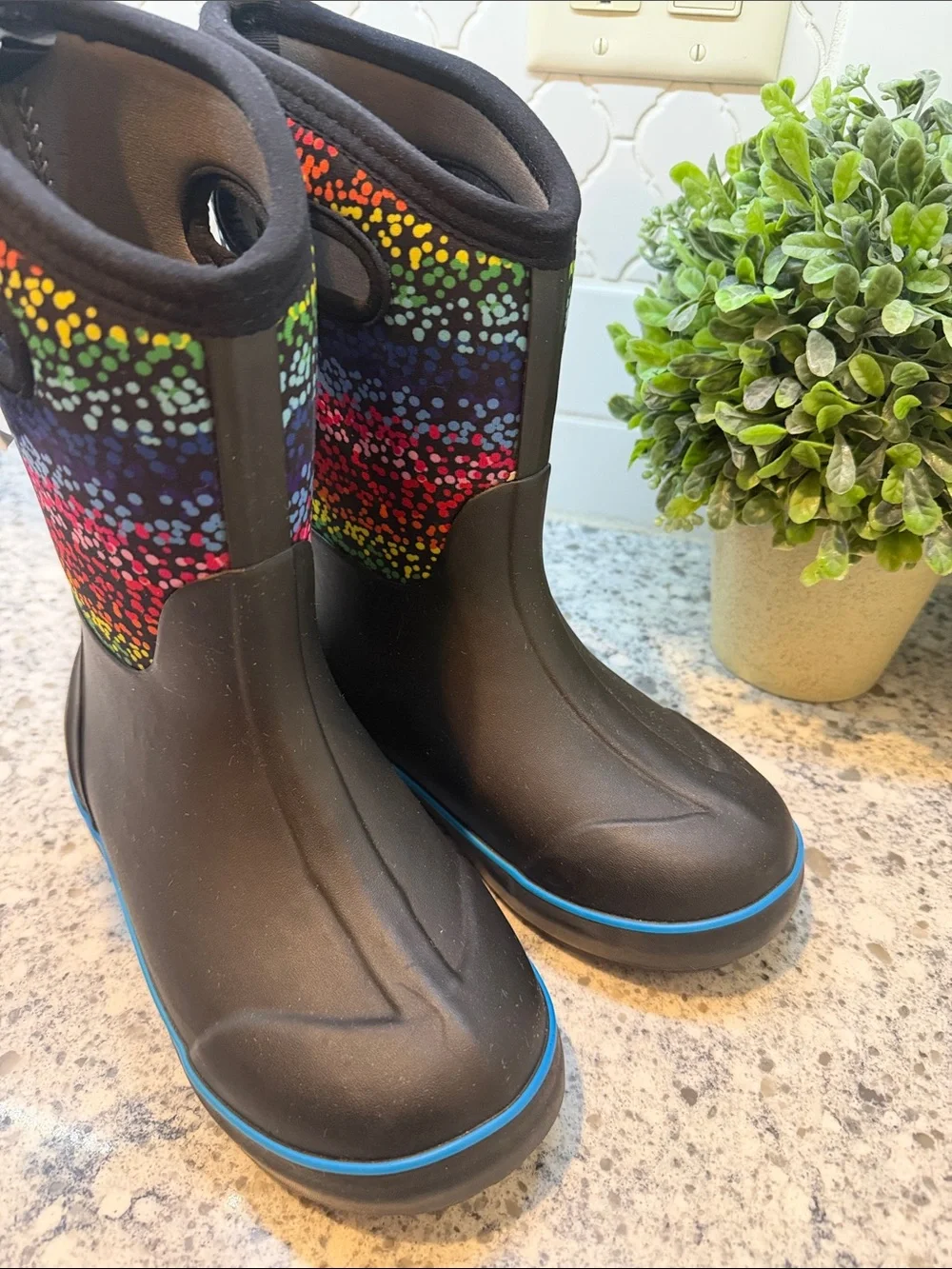 Bogs Classic II Rainbow Dots -youth  Size 3 Black Multi New